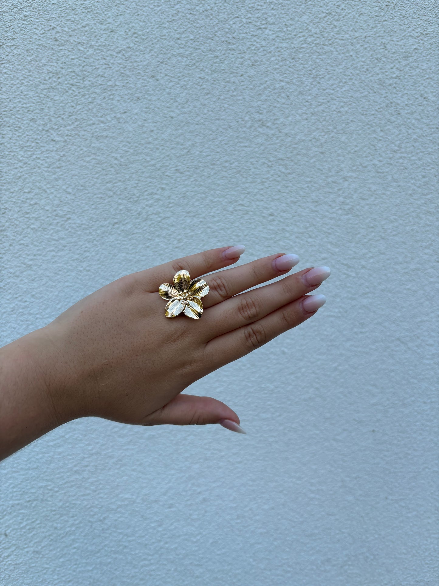 middle flower ring