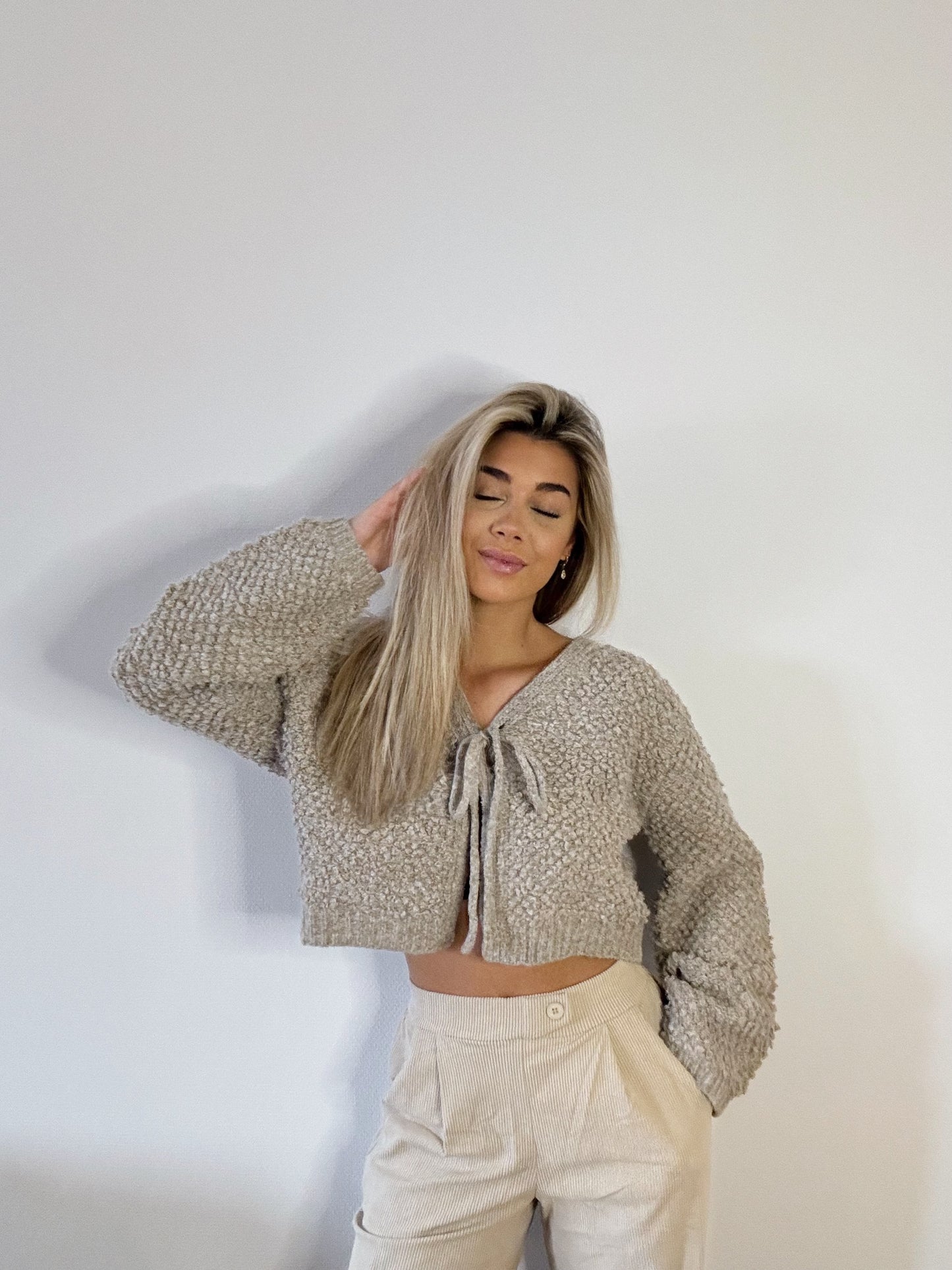 Anna bow sweater beige