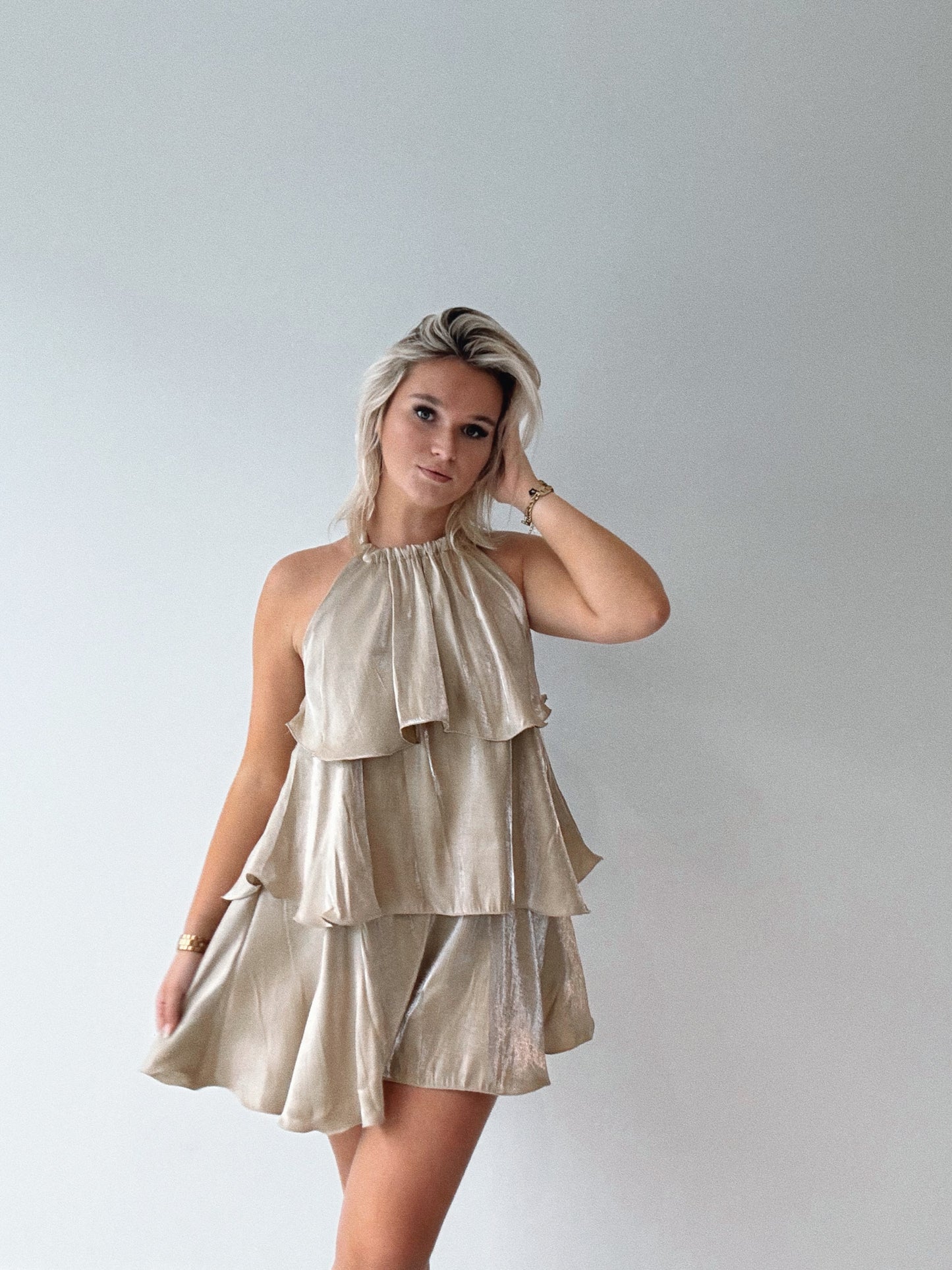 Ruffle dress gold