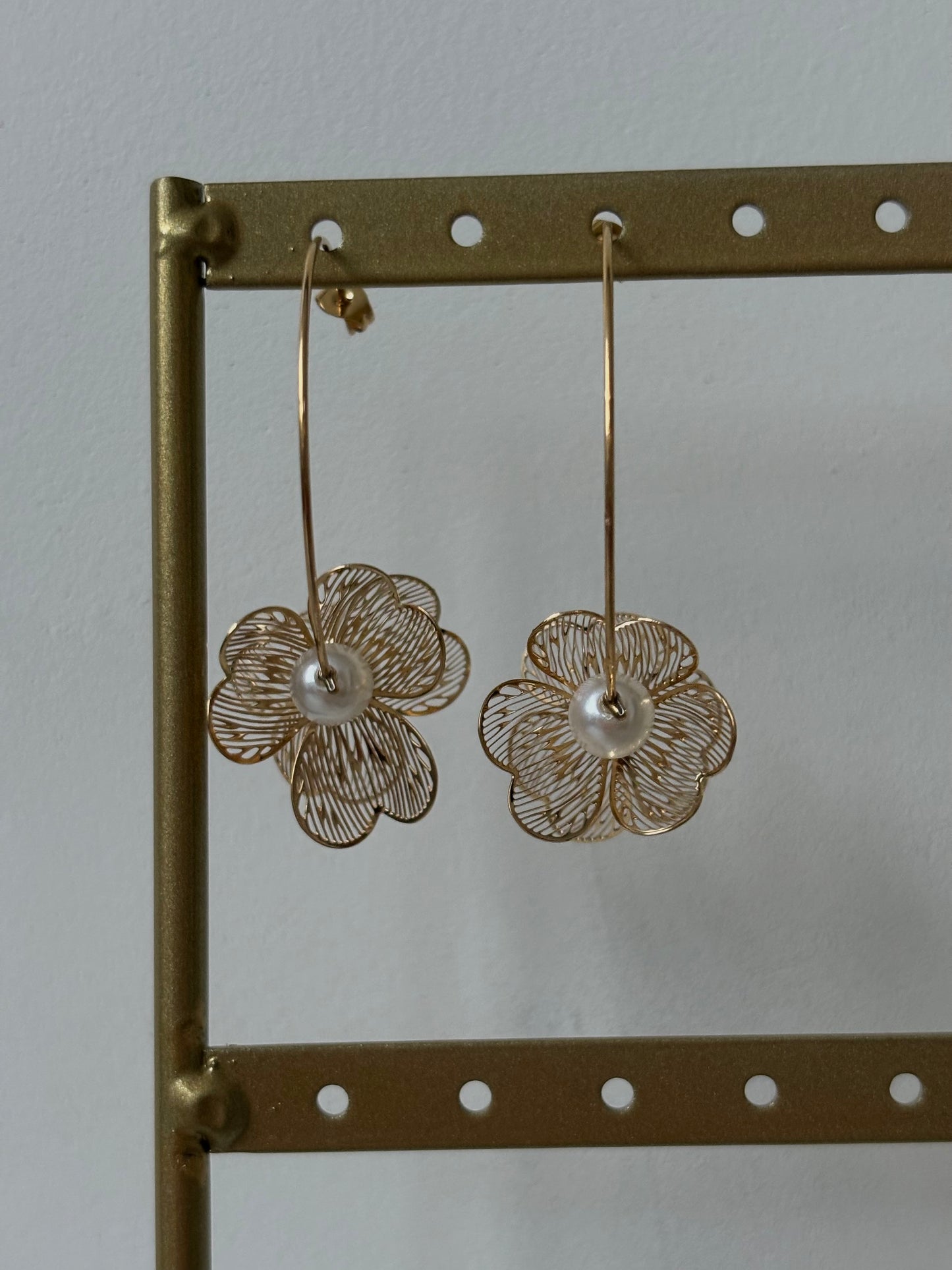 Hanging flower earrings